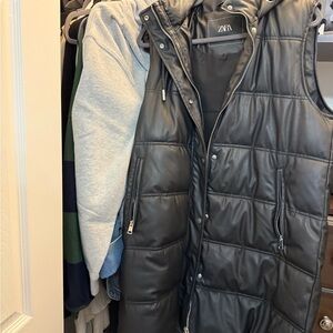 Zara Black Puffer Vest leather